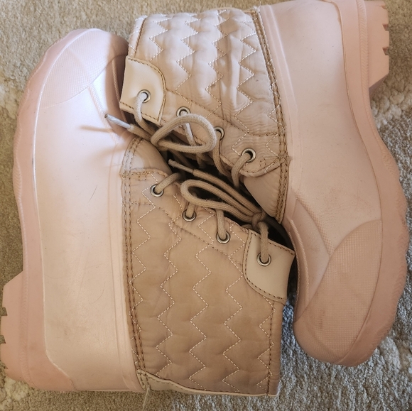 Sperry Cream Pink Boots Classic Style 5M - Picture 2 of 5